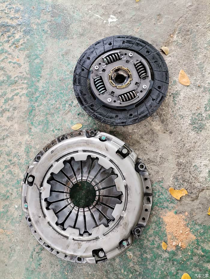 离合器踏板不回位,12年新轩逸更换离合分泵