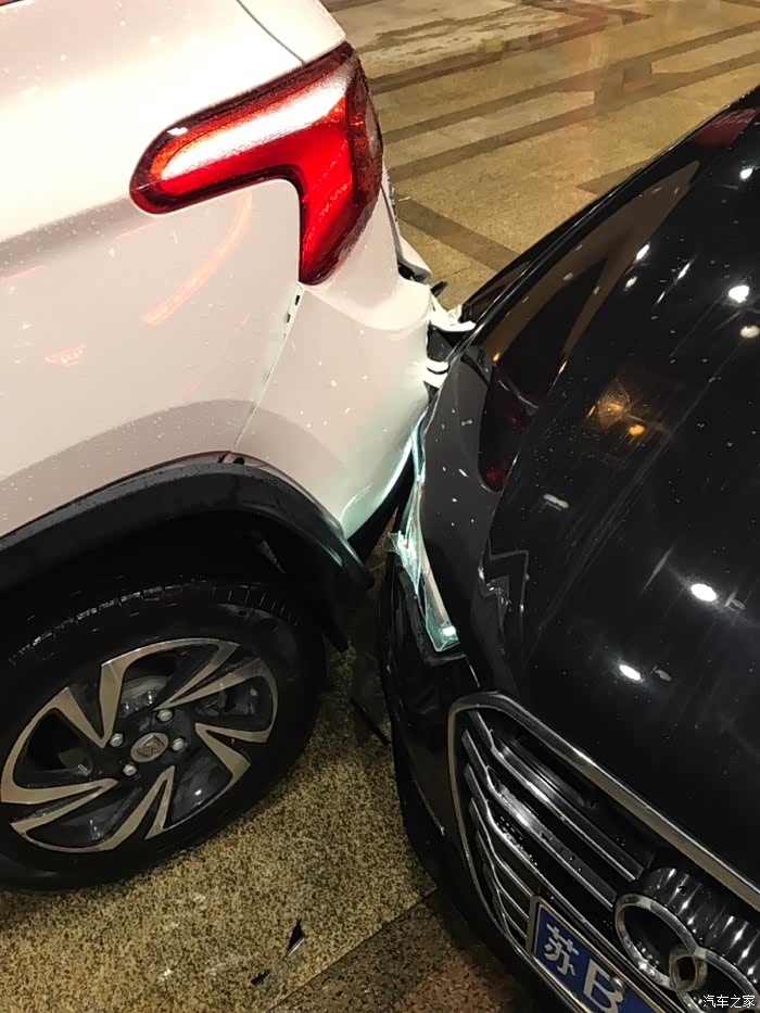 【图】510被人追尾新车才10天_宝骏510论坛_汽车之家论坛