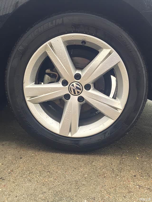 新帕萨特17寸轮毂甩卖