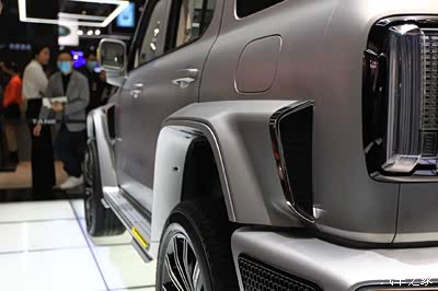 跟官方合作的坦克300改装车,超境的赛博坦克,运亮坦克