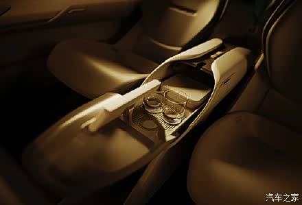 艺术与黑科技的完美融合帕加尼huayra霸气外漏