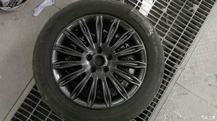 【小樊出品】一年黑蒙蒙变身记,枪灰色烤漆菊花轮毂!