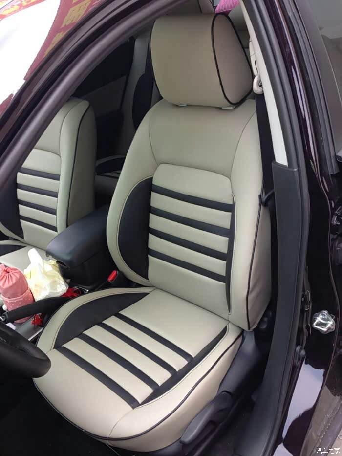 车友们你们内饰座椅真皮包那种好看谁有图片发给我一下