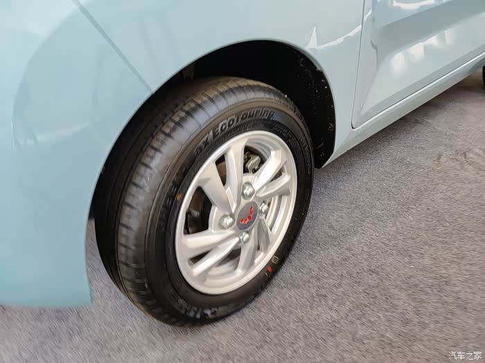 我这算是新鲜出炉的马卡龙红光迷你了吧