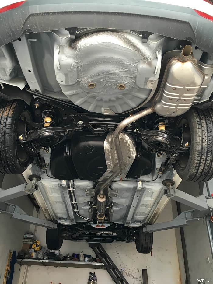 底盘板正,马六底盘,但据说简配过了(质量)