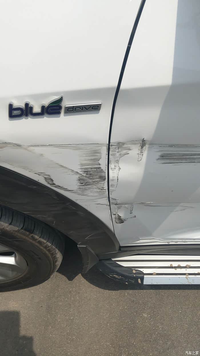 车门撞开开过当时动静挺没怎么变形