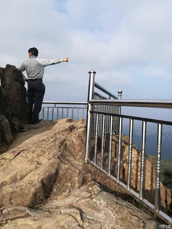 忙里偷闲自驾登顶粤东大南山最高峰---摩天石