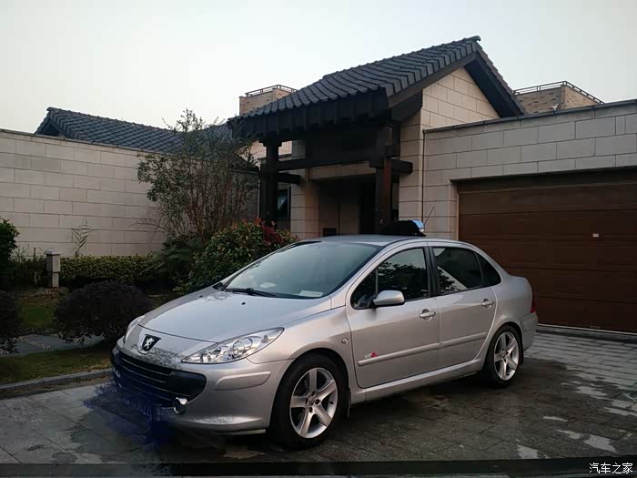 307改装标致408的17寸轮毂