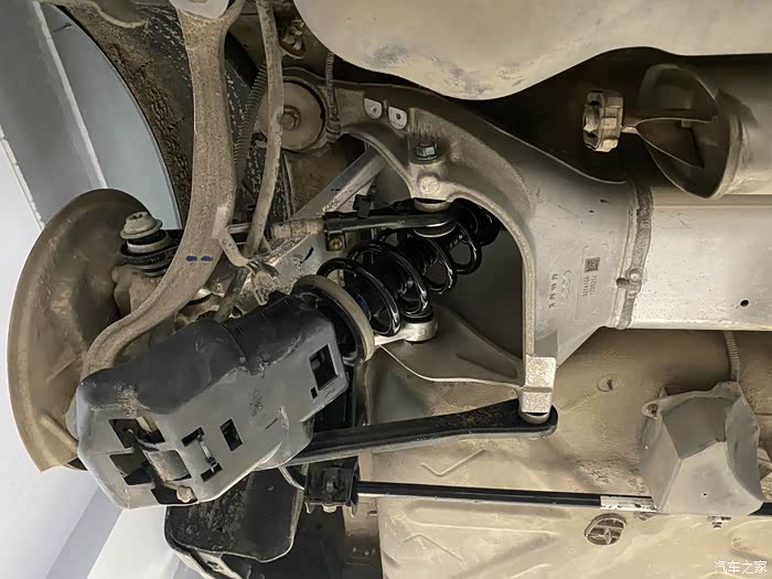 老标致508升级508l全铝副车架