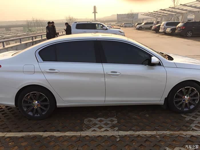 【图】求新408贴黑顶图片_标致408论坛_汽车之家论坛