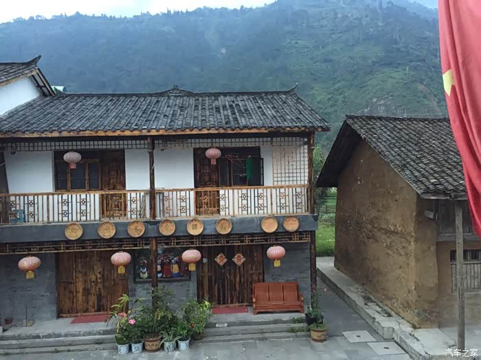 请问安顺场和磨西镇的住宿条件怎么样