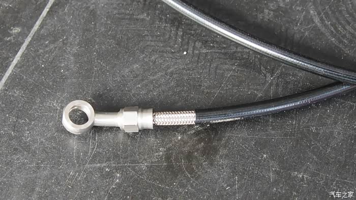 新奥德赛更换自制刹车油管,改善刹车偏软的诟病