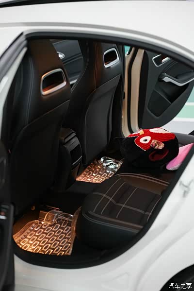 秀外慧中,小而不群 - 奔驰 2016款a200时尚型提车