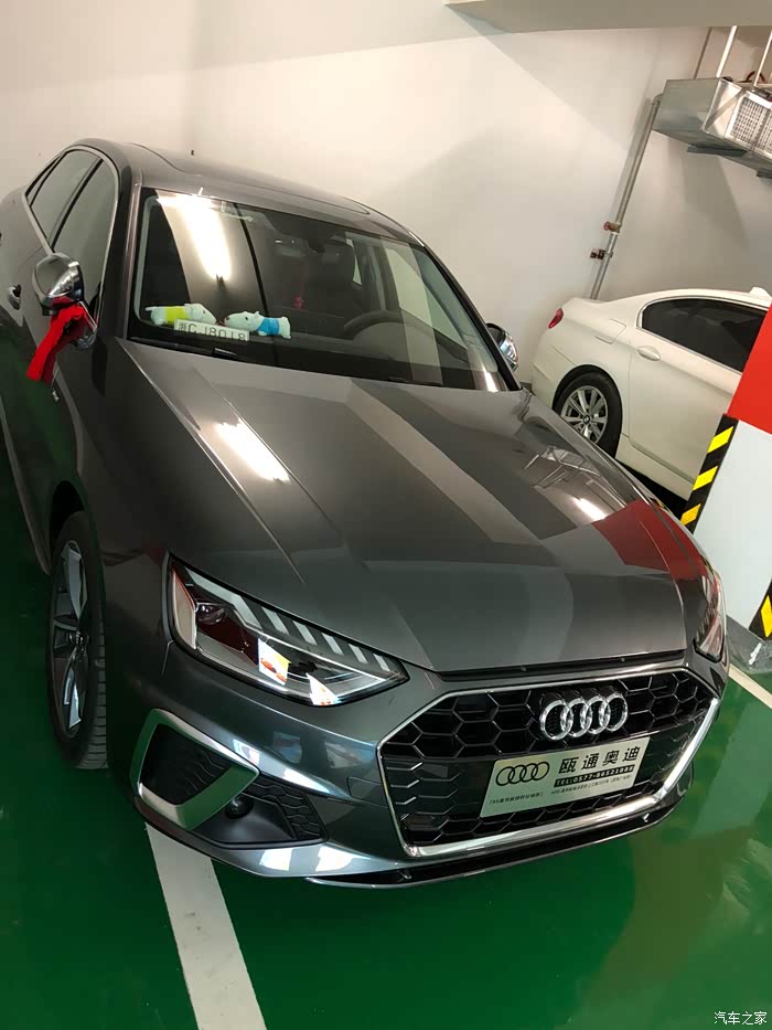2021款奥迪a4l 提车作业