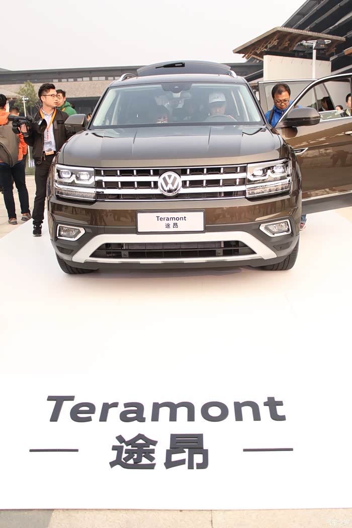 宿在乌镇枕水江南抬头挺胸在路途上汽大众途昂发布会
