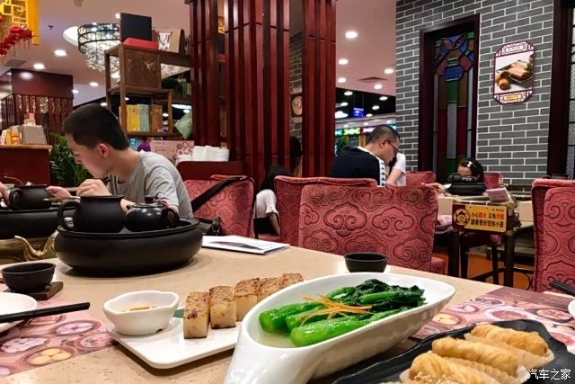 点都德是广州的老字号早茶酒楼 广州有很多家分店 终于也开到深圳来了