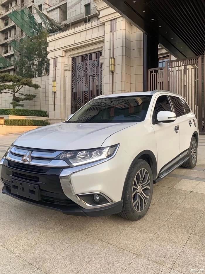 18款三菱欧蓝德24四驱七座豪华版转让