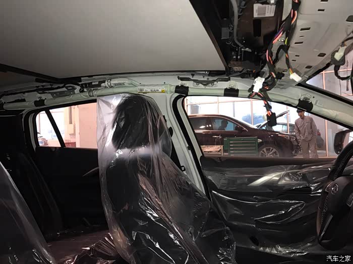 侧气帘,贯穿于a柱到c柱