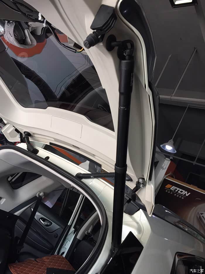 新奇骏电动尾门