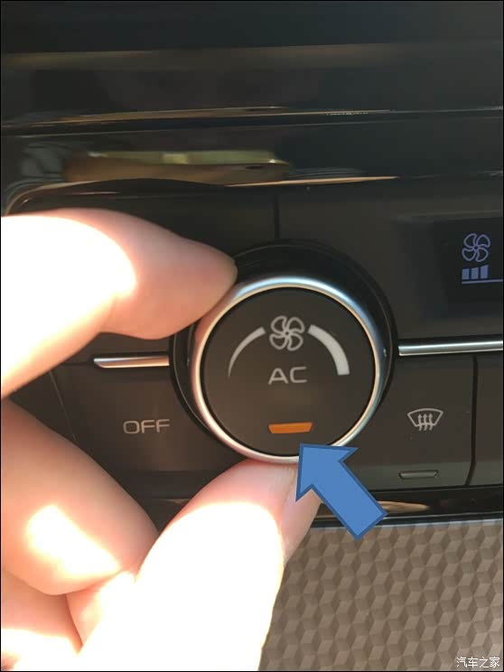 此时ac灯亮说明空调压缩机已工作