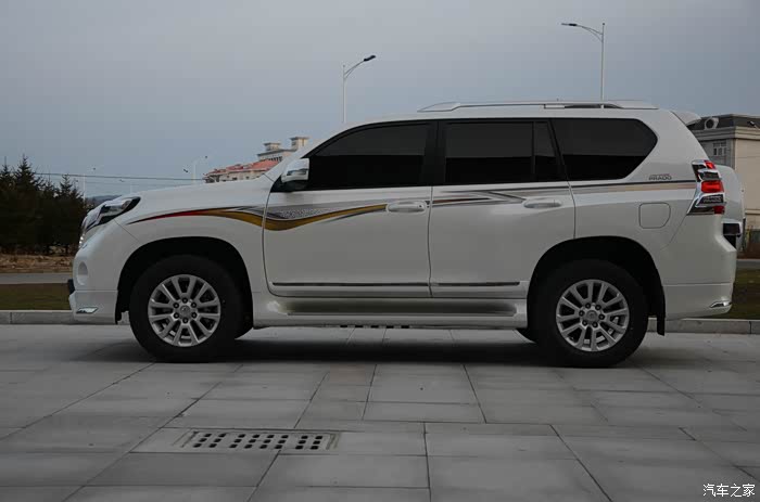 2016款阿曼版丰田普拉多