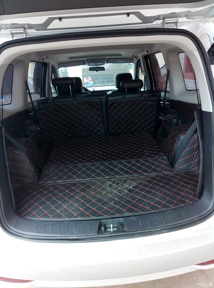 问兄弟们个欧尚后备箱问题