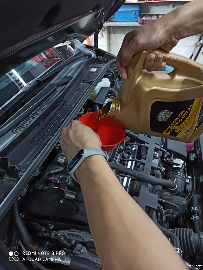 首保已过公里数过万后自己买机油去外面换