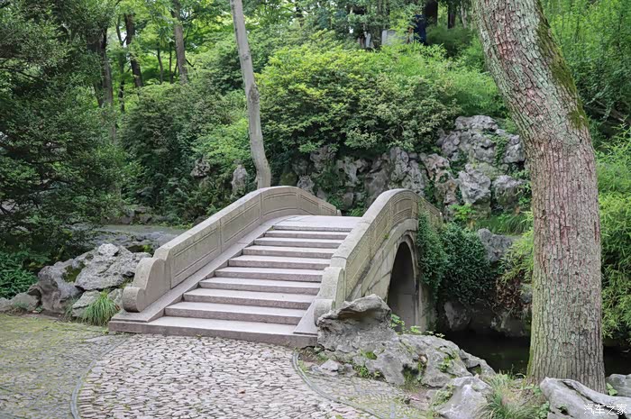 驾金色75和老友漫步最美的园林 —— 苏州拙政园