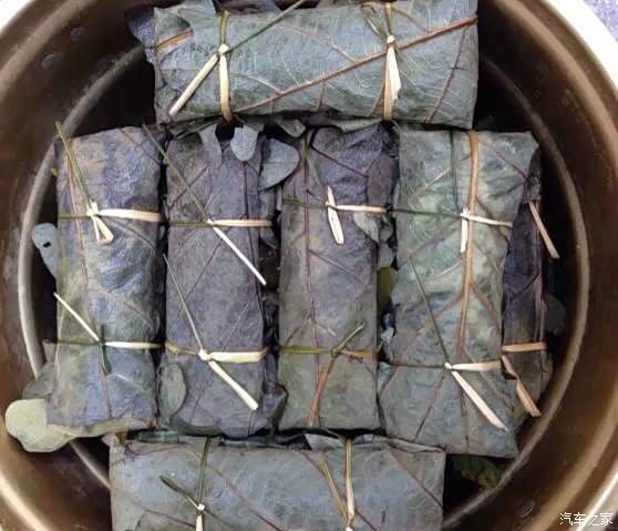 飘香的桲椤叶粽子