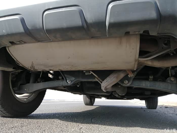 劲炫虽是专业的suv底盘但行车仍需谨慎安全第一