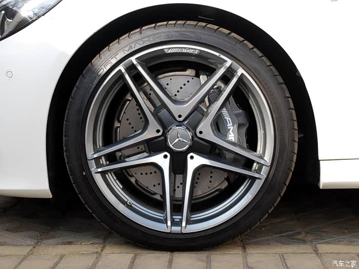 原装c63轮毂e合用吗