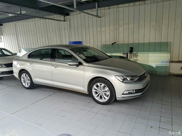 【图】迈腾330豪华雅士银提车作业,亲证之家的雅士银配色不对(10.