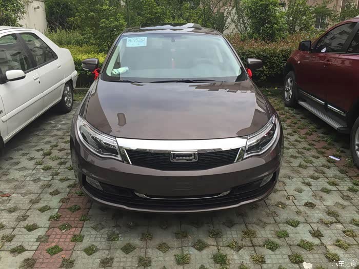 观致3 三厢,什么颜色好看?黑色或棕色