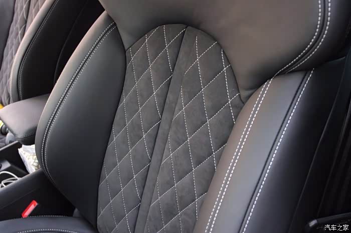 17款a4lrs翻毛皮座椅银耳帅不帅