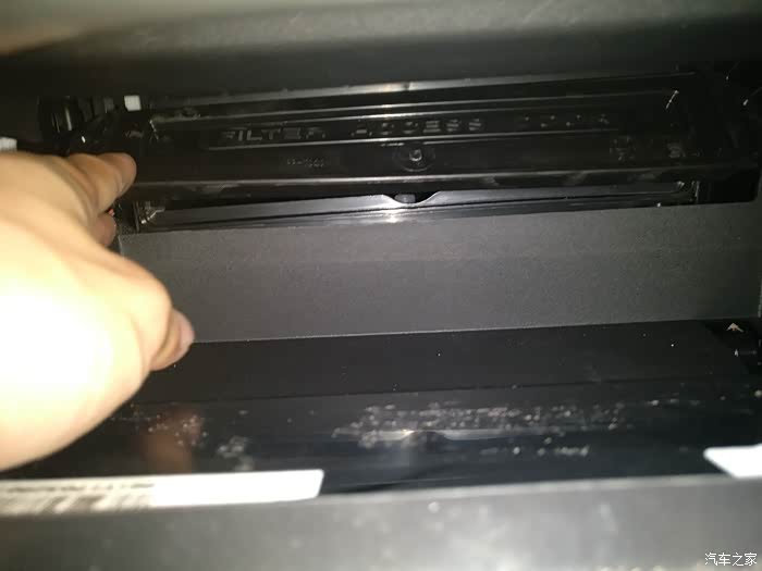 2017昂科威20t精英版空调/空气滤芯(1楼)更换图文教程