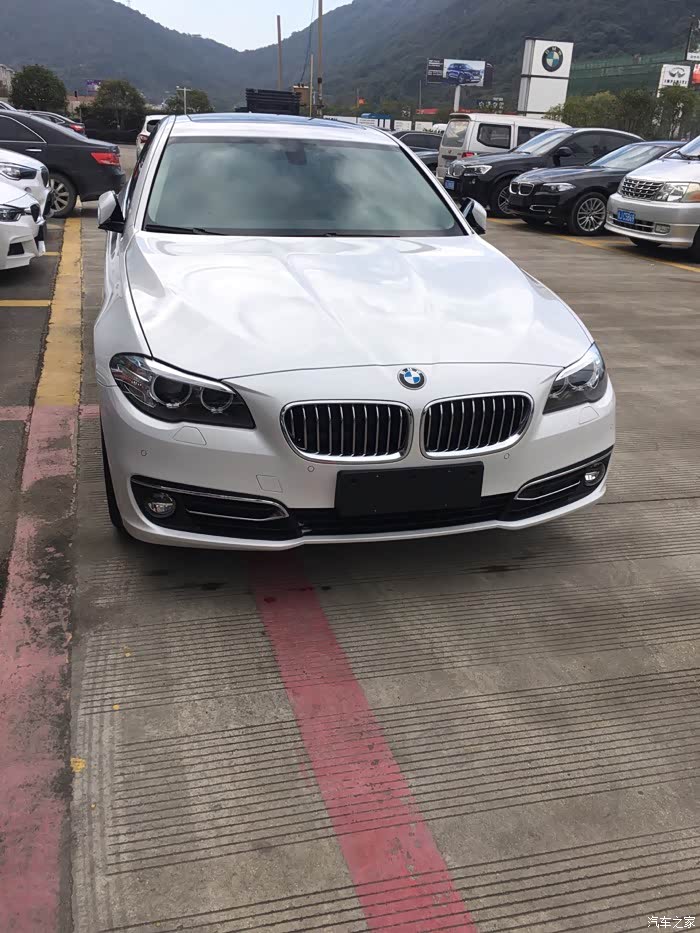 立马交钱提车提车半个月开了400多公里还不错!