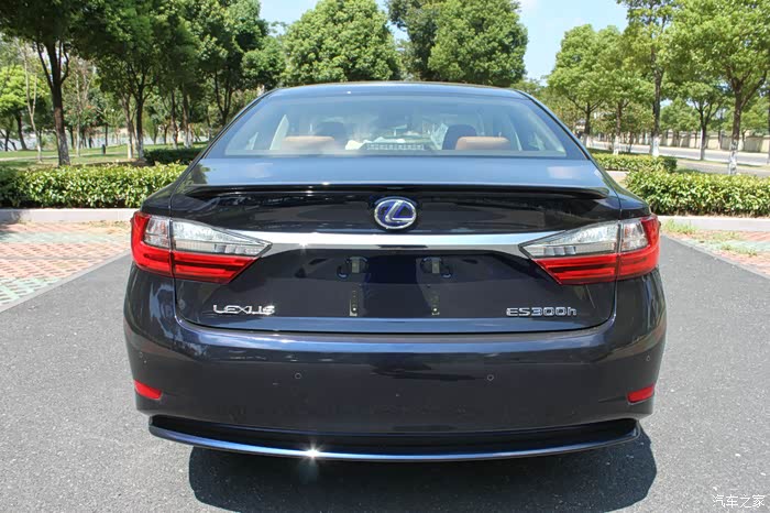 一抹幽蓝宝蓝es300h豪华版提车作业