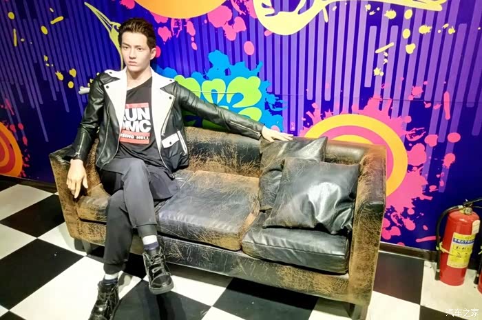 体验别样的快乐玩转天空明星蜡像馆