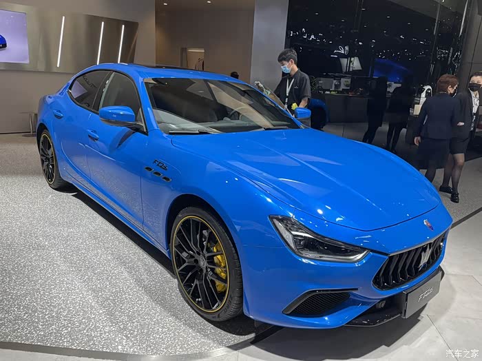 玛莎拉蒂ghiblitributo致敬特别版首发蓝色妖姬