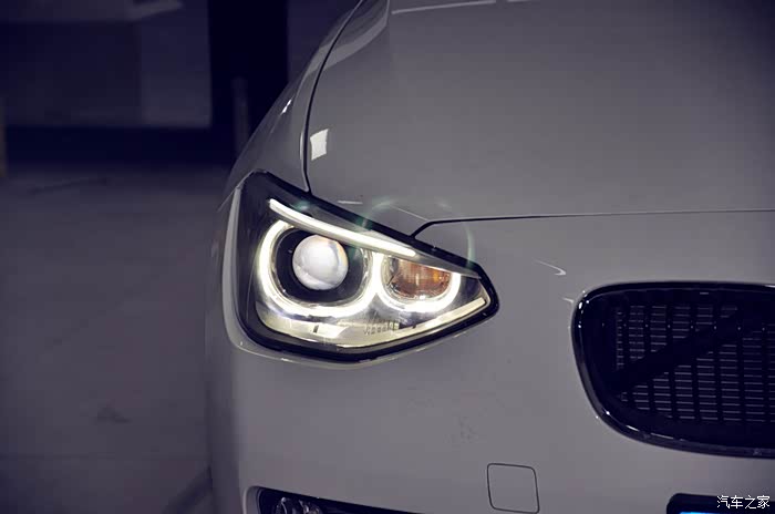 精气神十足宝马1系的大灯高清赏析