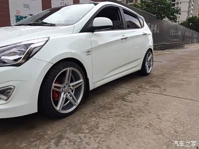 瑞奕吧,瑞奕改装比瑞纳好看