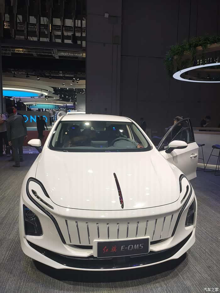 2021上海车展实拍国产之光红旗展台