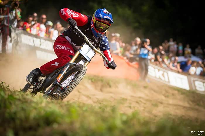 闪电2015速降世界杯总冠军aarongwin阿伦格林