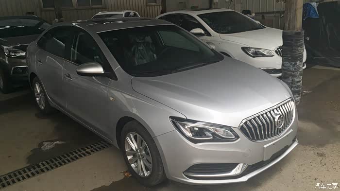 英朗产银色车吗?