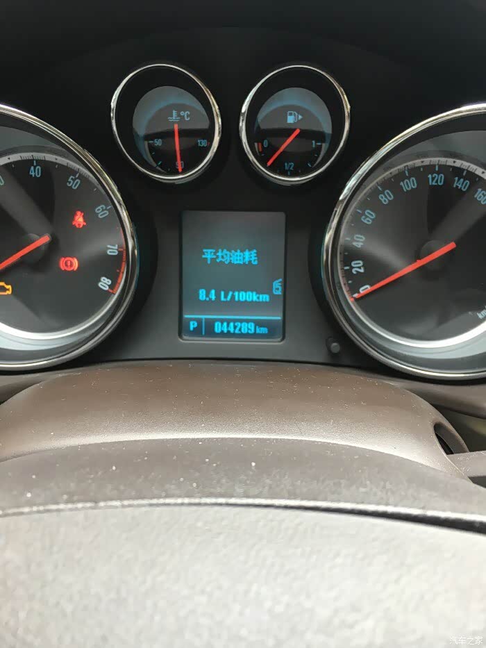 君威发动机出现拖拉机的声音