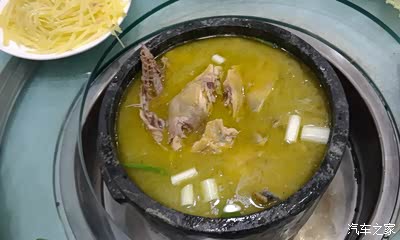 波密特色——石锅鸡