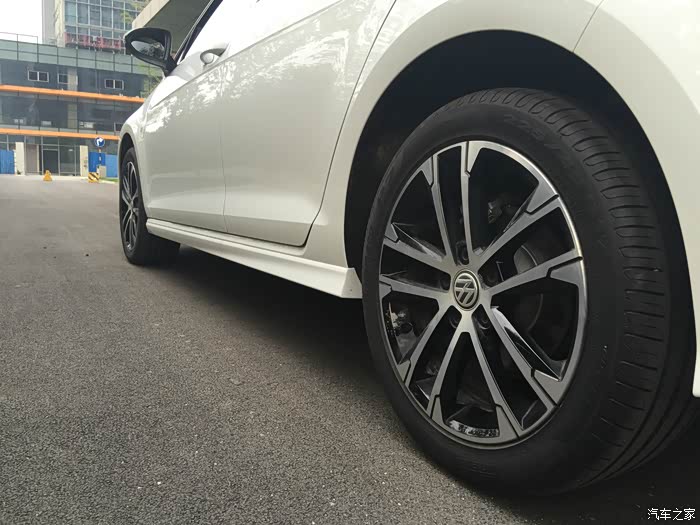 帅得不像实力派!高尔夫r-line提车作业