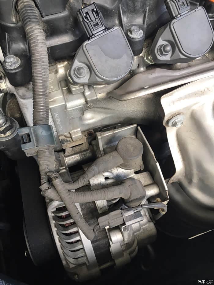 海外八代思域发动机舱清洗作业