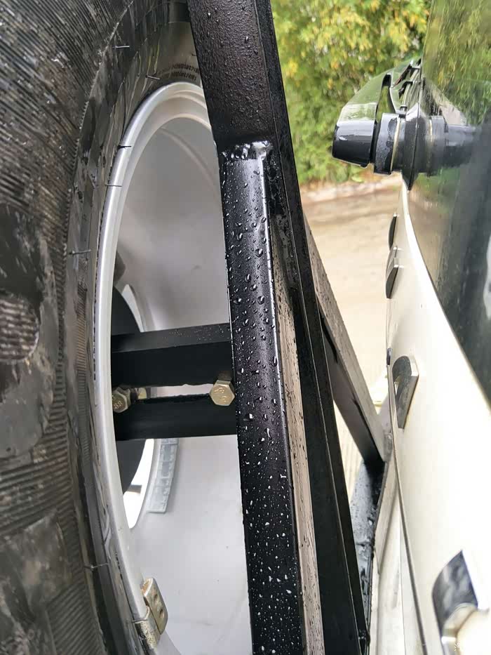 gh……自制备胎架上身