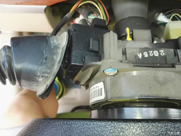 【图】自己动手更换快5年的凯越转向灯大灯组合开关.